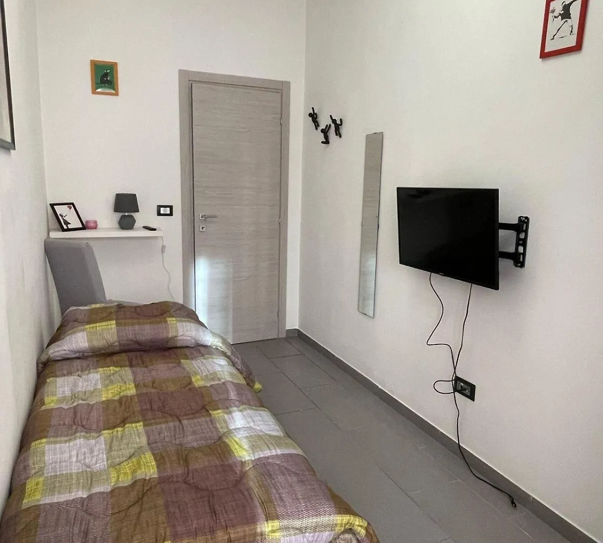 Bittersweet Apartment Rom 0*,